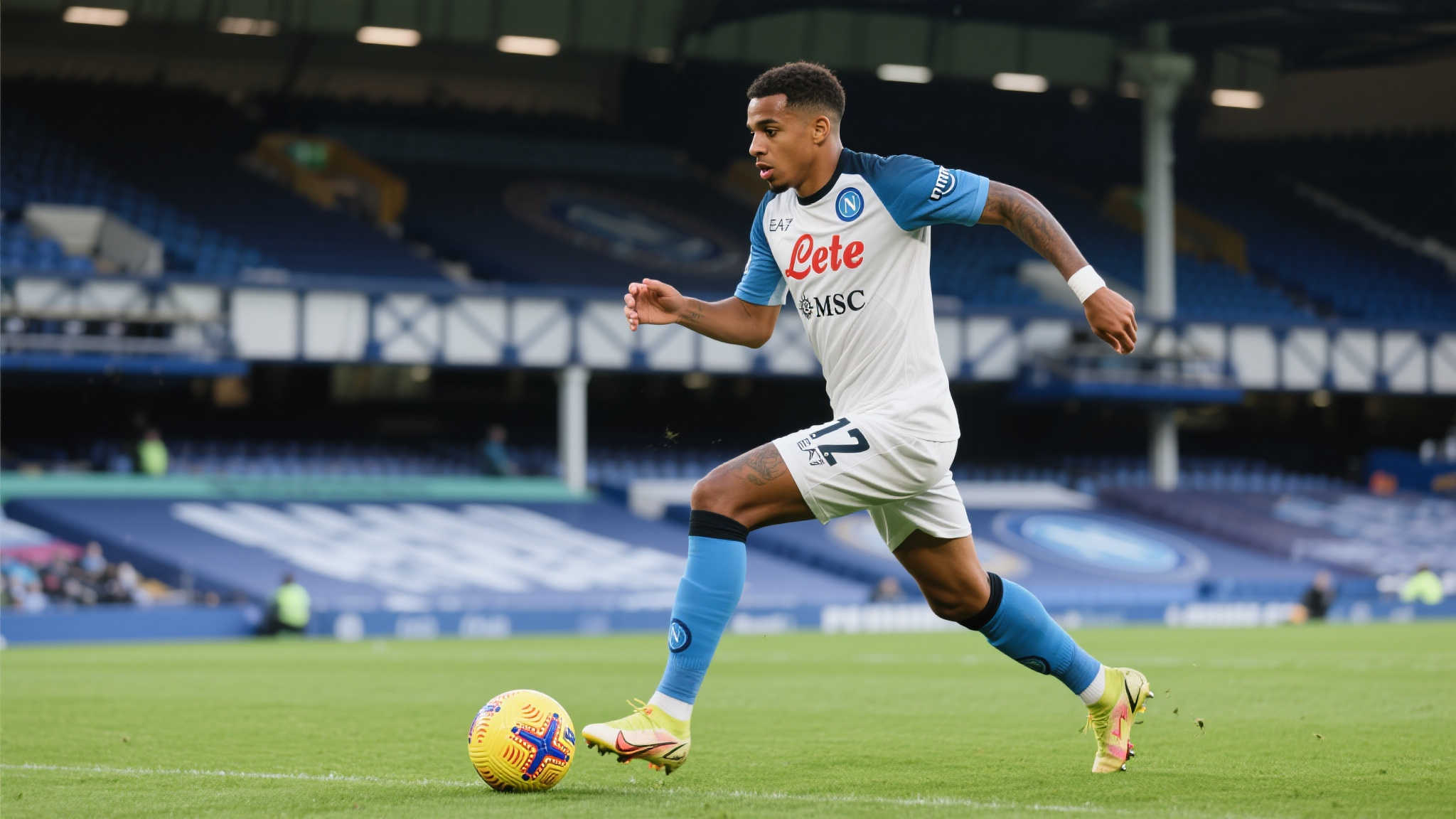 全市场:那不勒斯瞄准布伦特福德边锋沙德,或将展开转会谈判 此外,从数据上看,沙德在过去一个赛季中的场均过人次